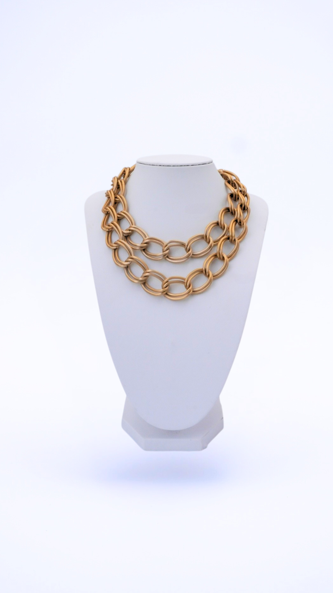 Collana Loren luminosa ed elegante